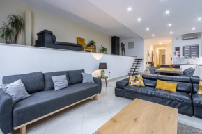 Spacious and stylish apartment